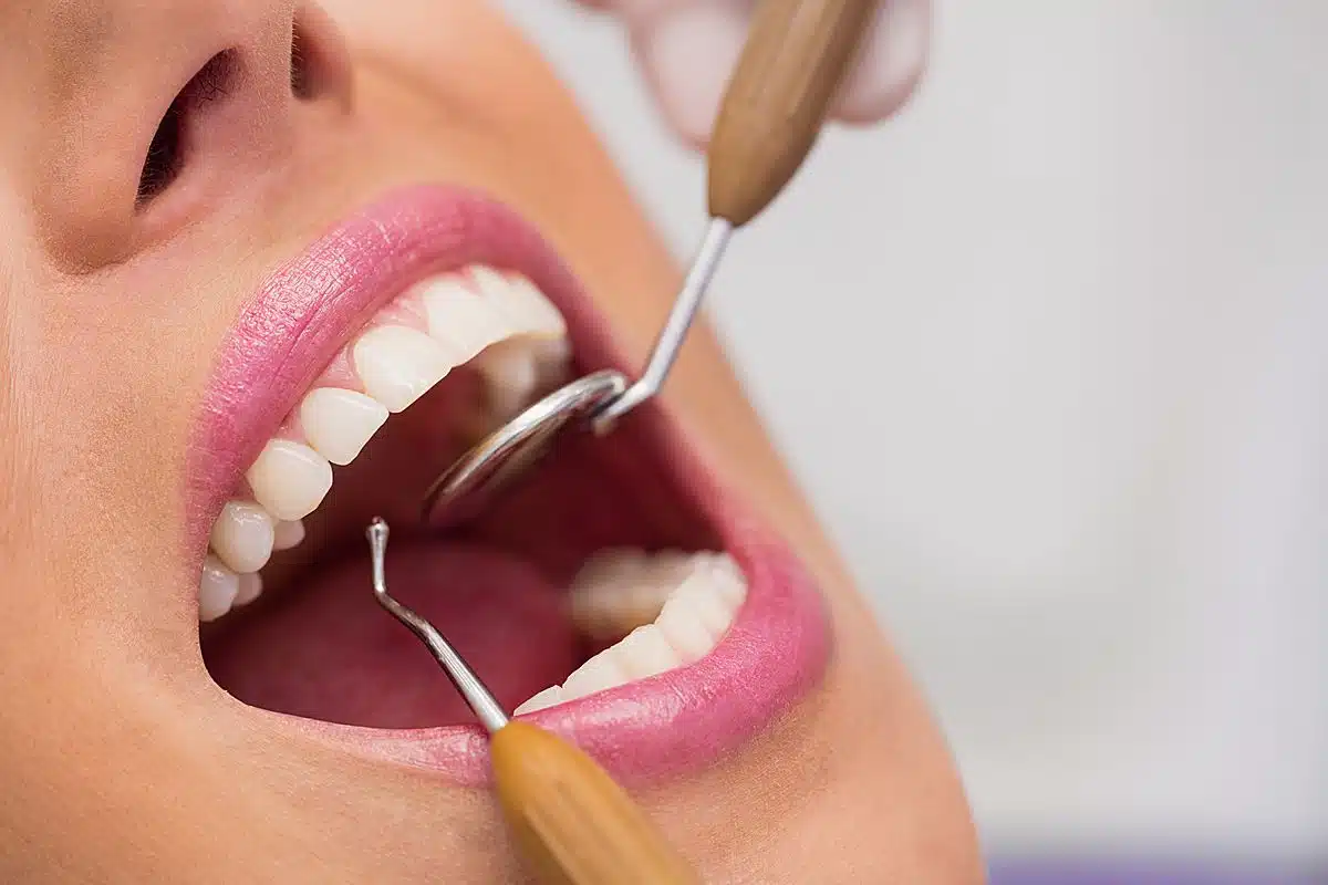 Prótese dentária em Salto